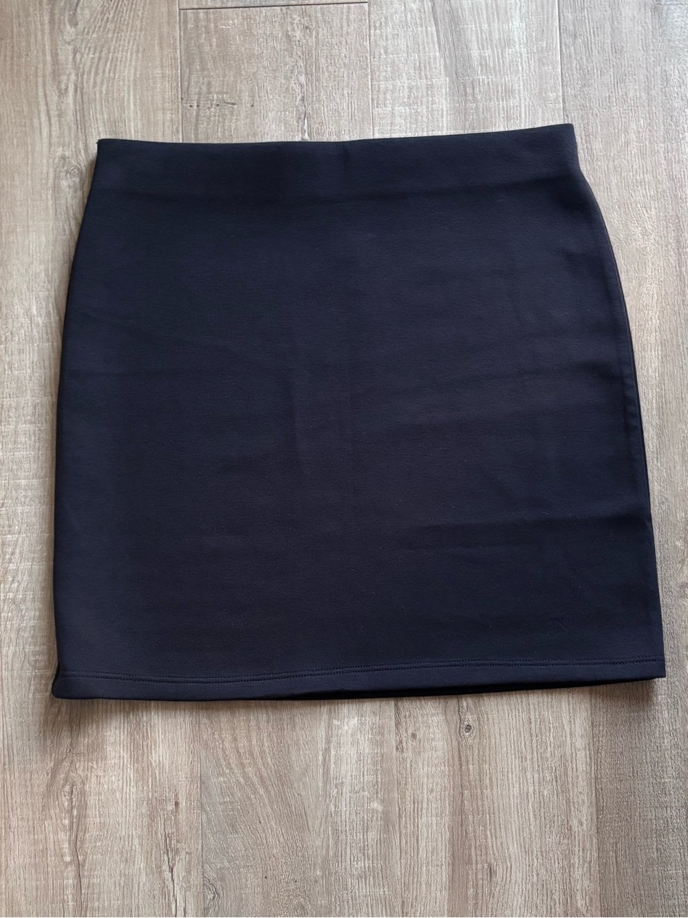 H&M Mini Pencil Skirt in Black